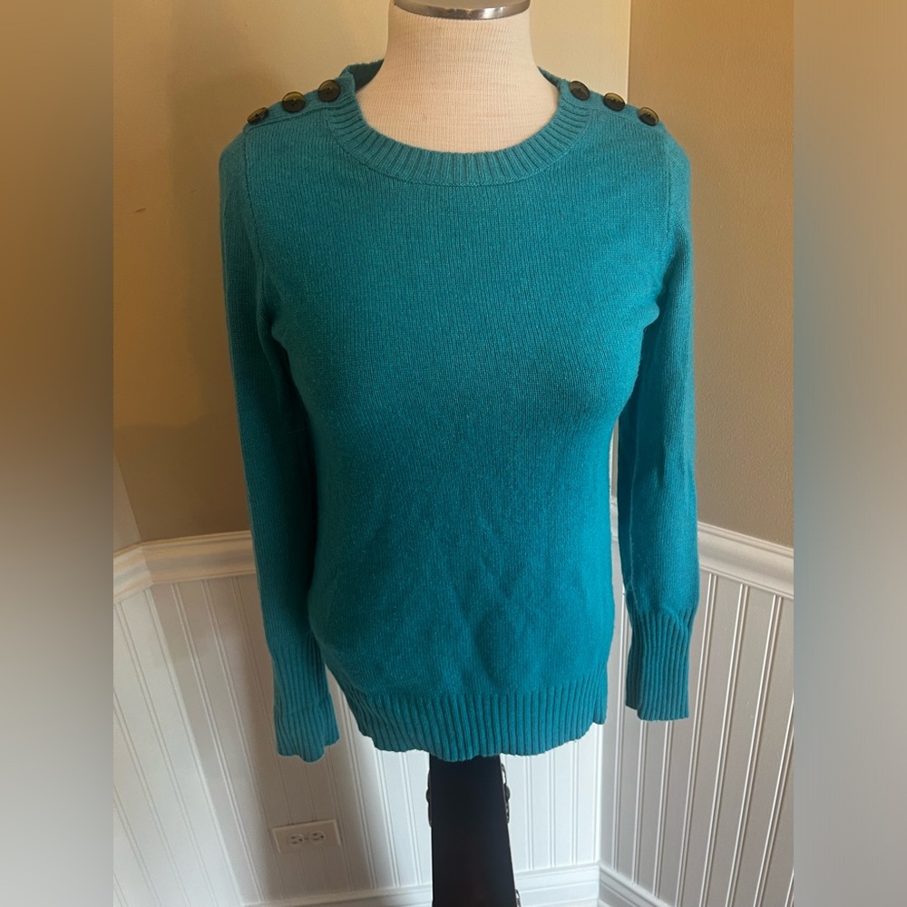 J. Crew Button-detail Crewneck Sweater in Supersoft Yarn size S good condition